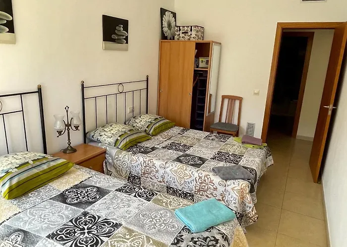 Bright & Spacious 2br In Fenals With Pool View דירה יורט דה מאר