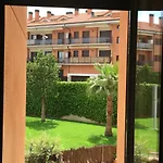 Apartment Cozy & Bright 2br With Balcony, Pool & Garden View- Fenals