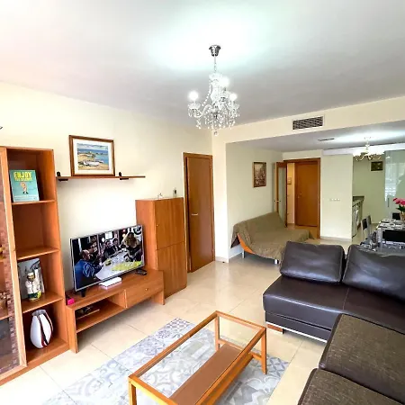 Cozy & Bright 2Br With Balcony, Pool & Garden View- Fenals يوريت دي مار