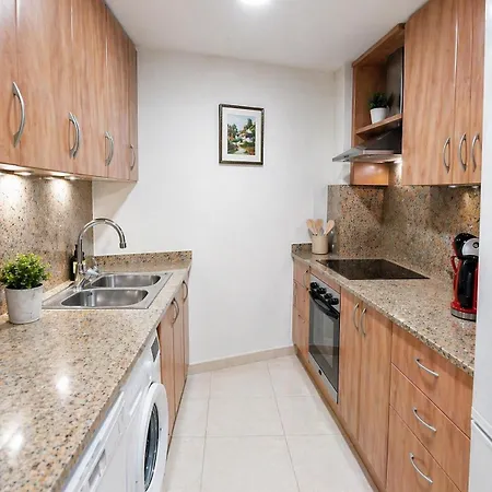 Apartman Cozy & Bright 2Br With Balcony, Pool & Garden View- Fenals