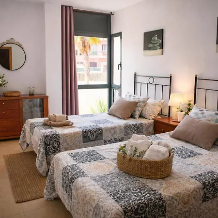 Cozy & Bright 2Br With Balcony, Pool & Garden View- Fenals Lloret de Mar