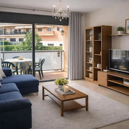 Apartment Cozy & Bright 2br With Balcony, Pool & Garden View- Fenals