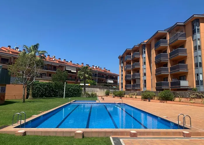 شقة Cozy & Bright 2Br With Balcony, Pool & Garden View- Fenals *