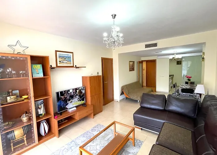 Cozy & Bright 2Br With Balcony, Pool & Garden View- Fenals يوريت دي مار