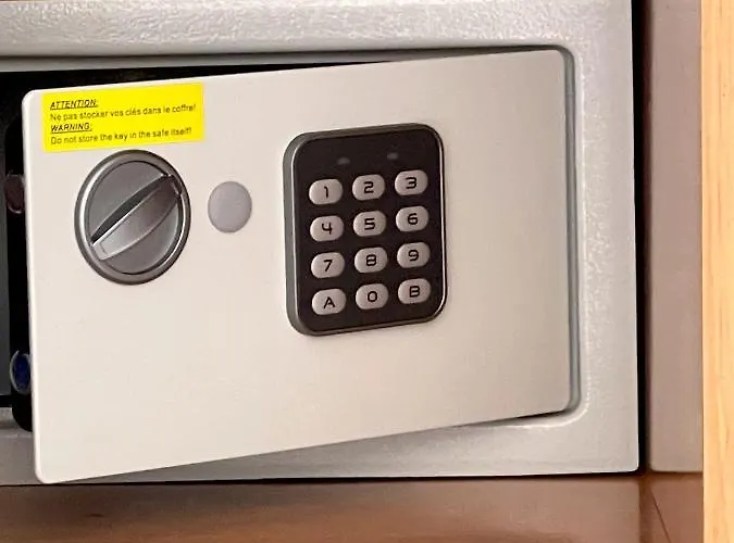 Cozy & Bright 2Br With Balcony, Pool & Garden View- Fenals *