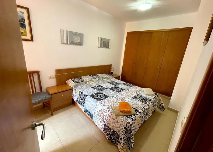 Bright & Spacious 2Br In Fenals With Pool View Apartman Lloret de Mar