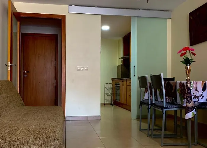 Bright & Spacious 2br In Fenals With Pool View