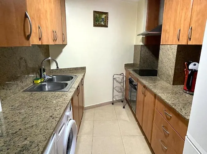 Appartamento Bright & Spacious 2br In Fenals With Pool View