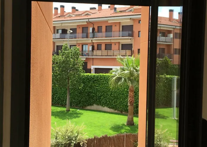 Appartamento Bright & Spacious 2br In Fenals With Pool View